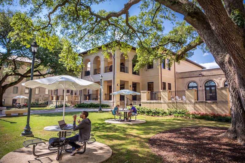 laville hall courtyard