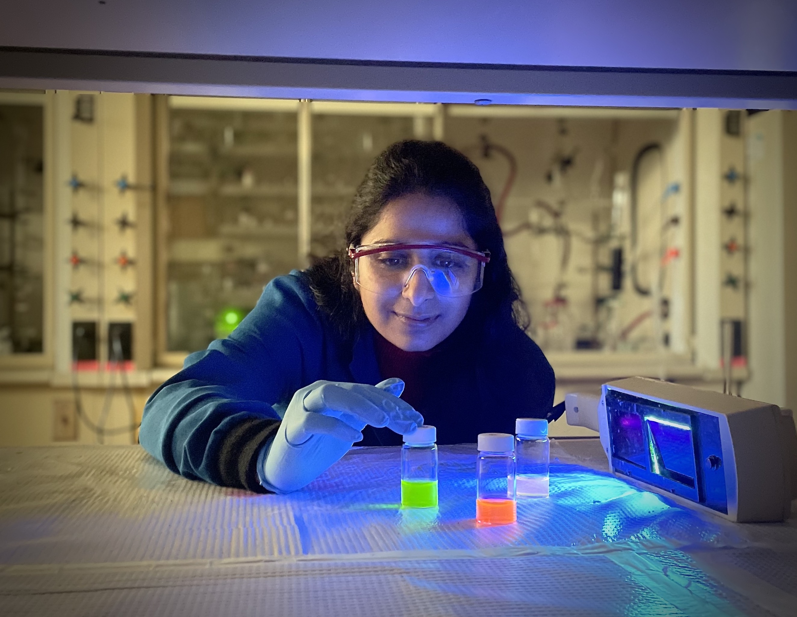 chemistry graduate student working in the lab